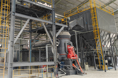 露天采石场爆破与周围建筑物安全距离有何规定